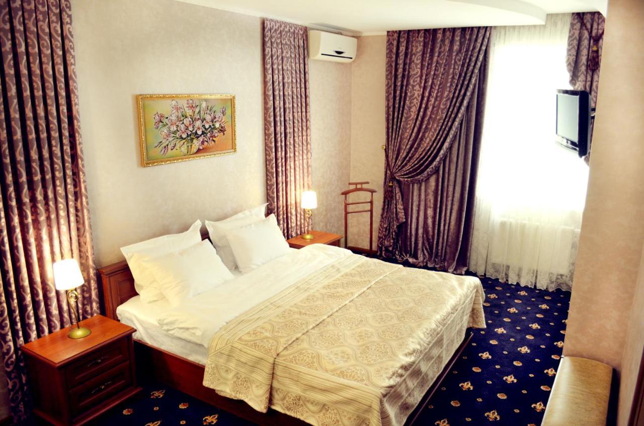 Hotel Dobrodiy Vinnytsja Buitenkant foto
