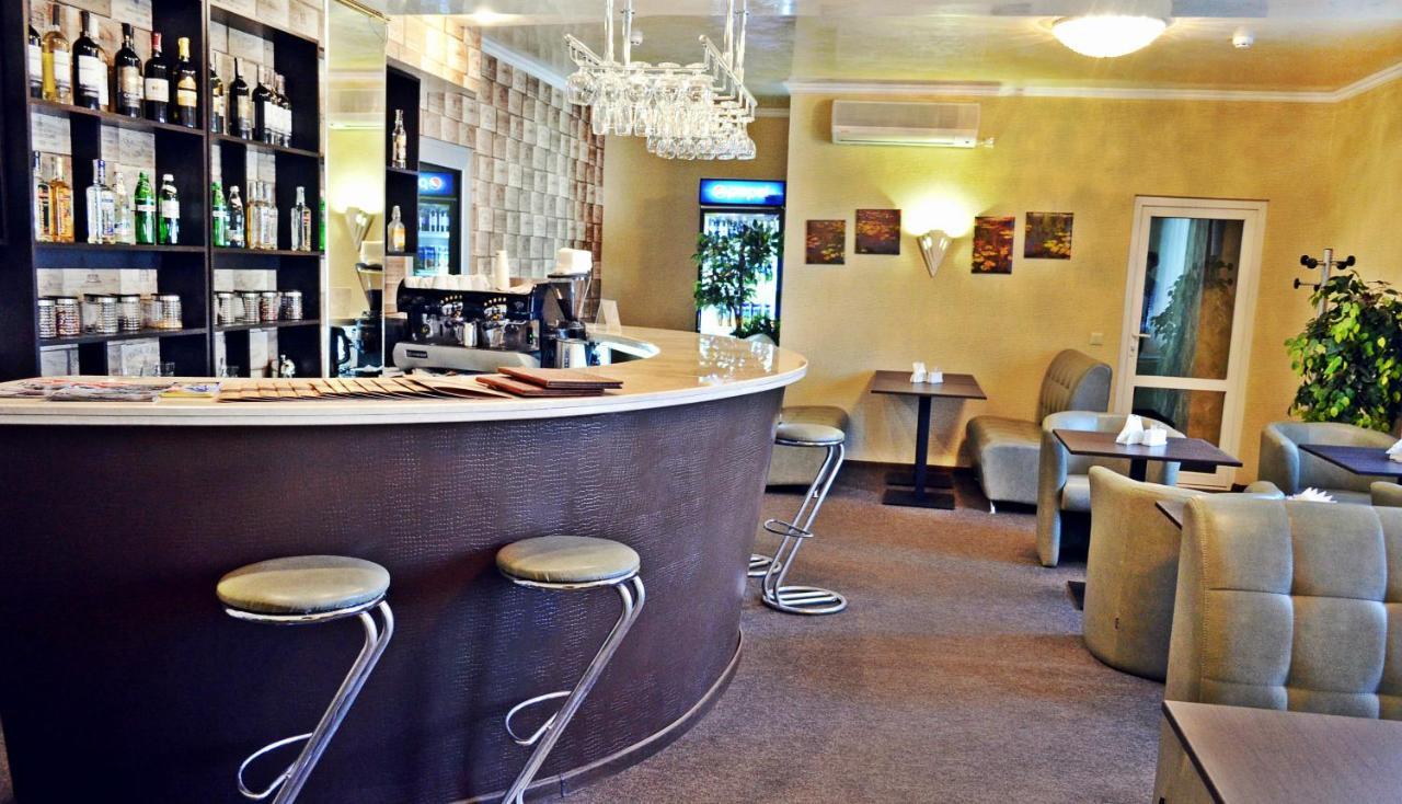 Hotel Dobrodiy Vinnytsja Buitenkant foto