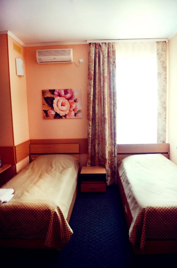 Hotel Dobrodiy Vinnytsja Buitenkant foto